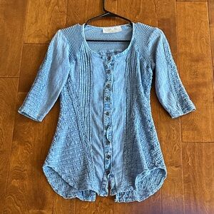 Women’s Light Blue Button-Front Textured Tunic by